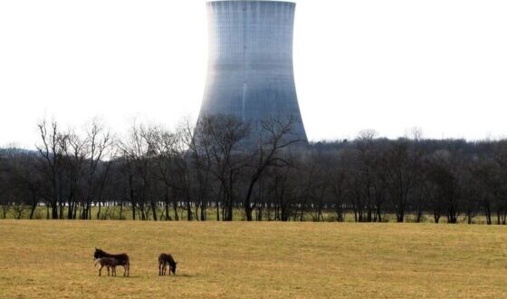 Puedes visitar una torre de enfriamiento nuclear abandonada y sentirte como  en una película distópica