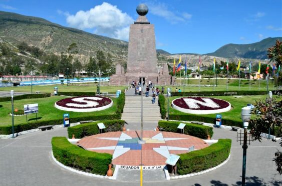 Ciudad Mitad del Mundo - Lugares imprescindibles de Quito